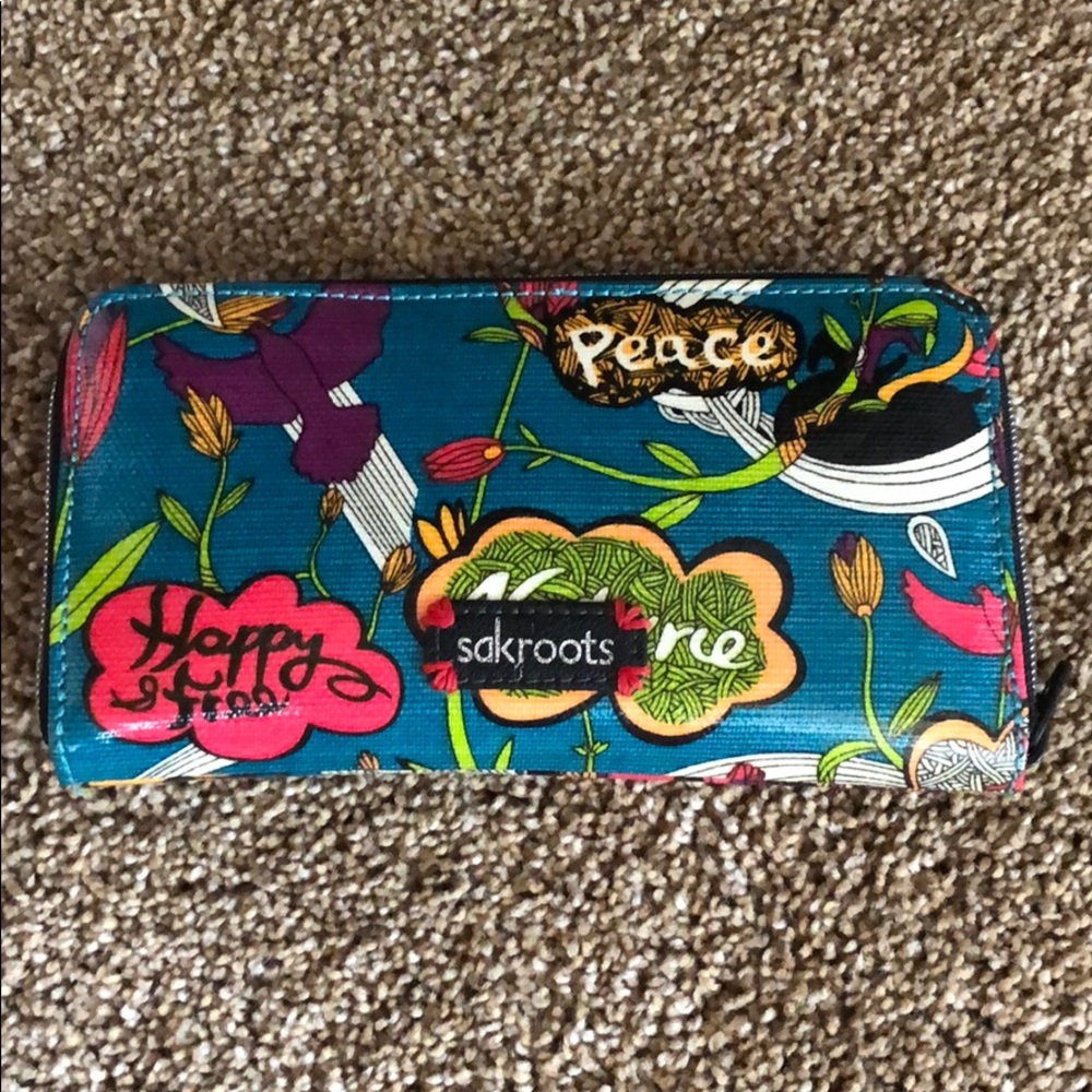 NWOT Sakroots embroidered Peace wallet